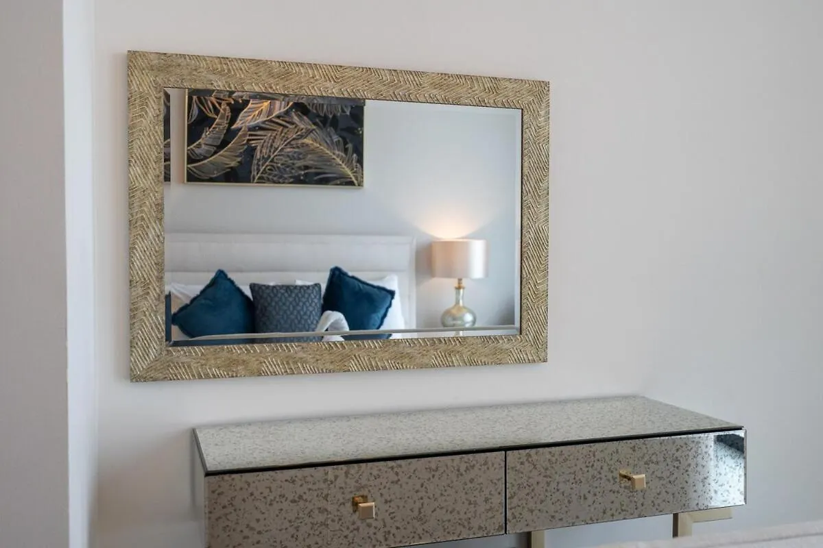 Amazing 2-Bedroom In Jumeirah Gate Tower 1 With Stunning Views Dubai